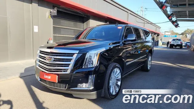 Cadillac Escalade 2018 — фото 1