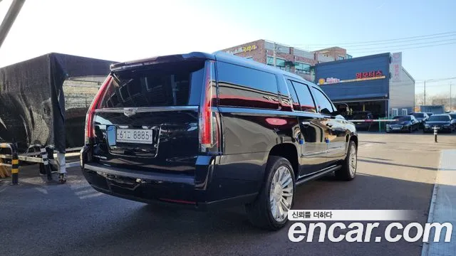 Cadillac Escalade 2018 — фото 2