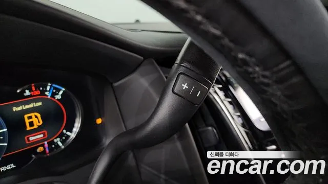 Cadillac Escalade 2018 — фото 9