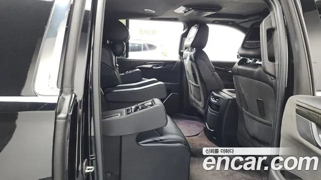 Cadillac Escalade 2018 — фото 12