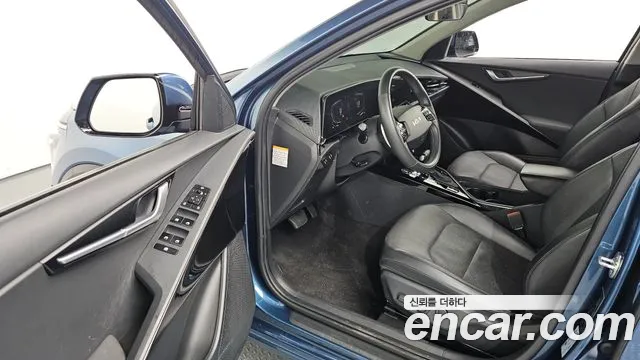 Kia Niro 2022 — фото 10