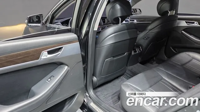 Genesis G80 2017 — фото 18