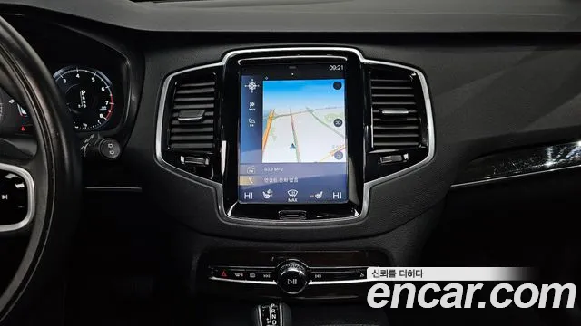 Volvo XC90 2018 — фото 14