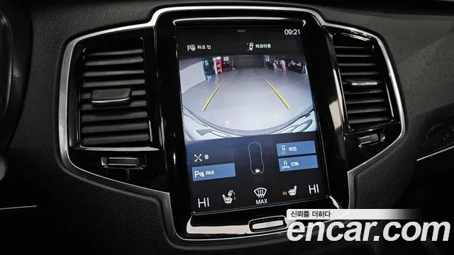 Volvo XC90 2018 — фото 15