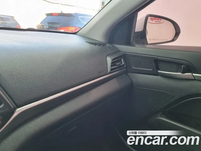 Hyundai AVANTE 2020 — фото 15