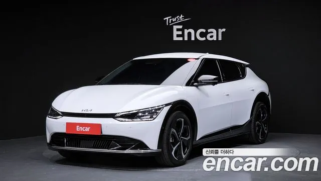 Kia EV6 2023 — фото 1
