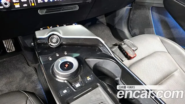 Kia EV6 2023 — фото 9