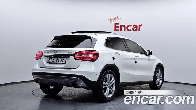 Mercedes-Benz GLA-Class 2015 — фото 2
