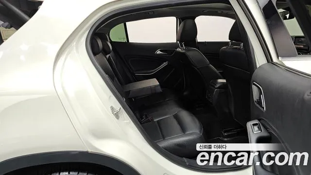Mercedes-Benz GLA-Class 2015 — фото 12