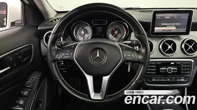 Mercedes-Benz GLA-Class 2015 — фото 13