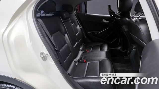 Mercedes-Benz GLA-Class 2015 — фото 12