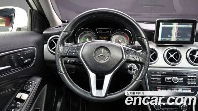 Mercedes-Benz GLA-Class 2015 — фото 13