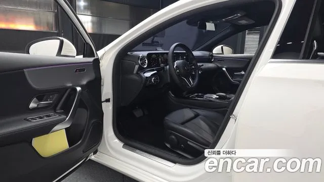Mercedes-Benz A-Class 2022 — фото 10