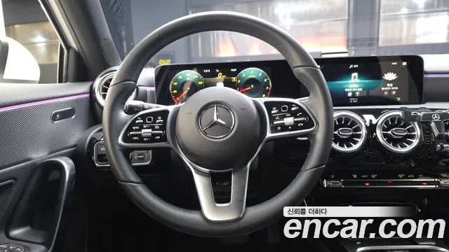 Mercedes-Benz A-Class 2022 — фото 13