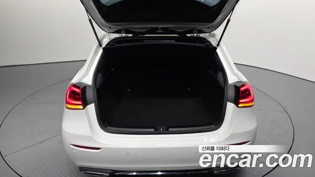 Mercedes-Benz A-Class 2022 — фото 20