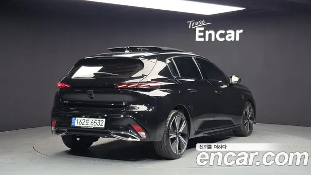 Peugeot 308 2022 — фото 2