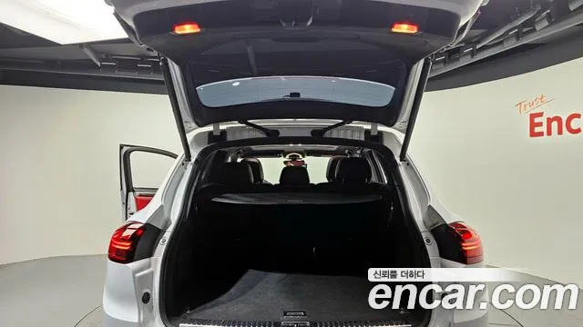 Porsche Cayenne 2016 — фото 17