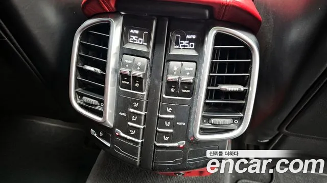 Porsche Cayenne 2016 — фото 19