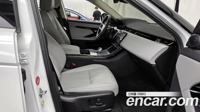 Land Rover Range Rover Evoque 2024 — фото 11