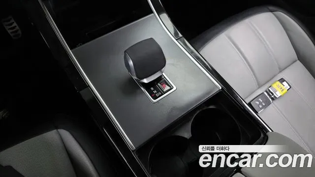 Land Rover Range Rover Evoque 2024 — фото 9
