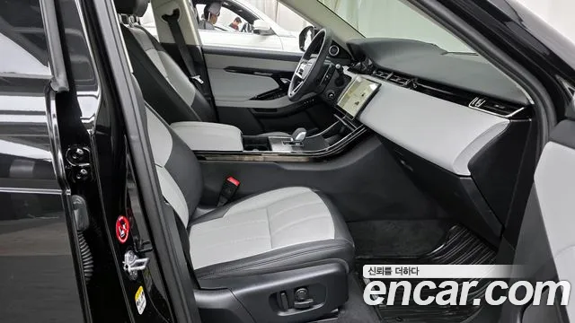Land Rover Range Rover Evoque 2024 — фото 11