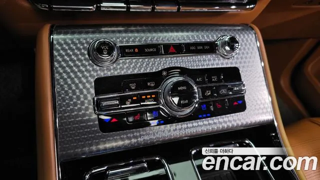 Lincoln Aviator 2021 — фото 17