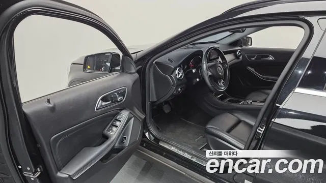 Mercedes-Benz GLA-Class 2018 — фото 11