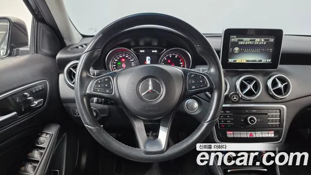 Mercedes-Benz GLA-Class 2018 — фото 13