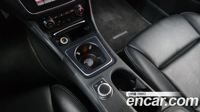 Mercedes-Benz GLA-Class 2018 — фото 16