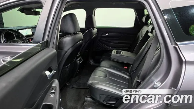 Hyundai Santafe 2022 — фото 20