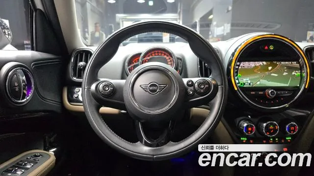 Mini Countryman 2019 — фото 14
