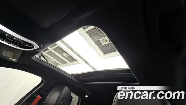 Porsche Macan 2019 — фото 17