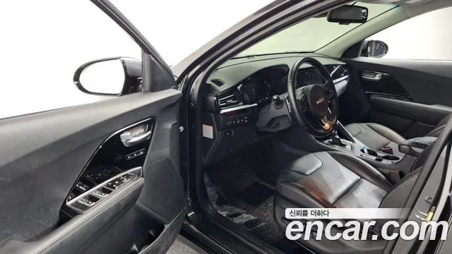 Kia Niro 2022 — фото 10