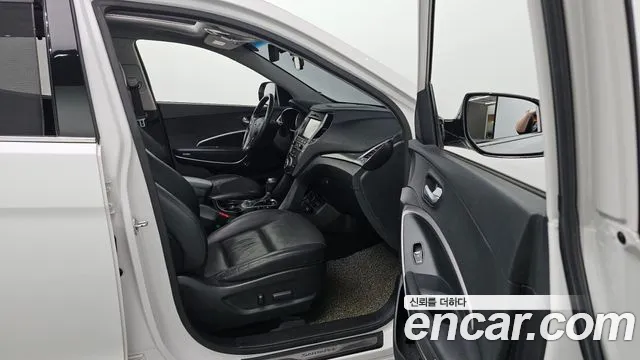 Hyundai Santafe 2016 — фото 18