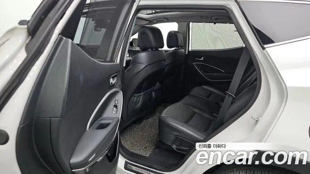 Hyundai Santafe 2016 — фото 19