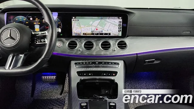 Mercedes-Benz E-Class 2022 — фото 14