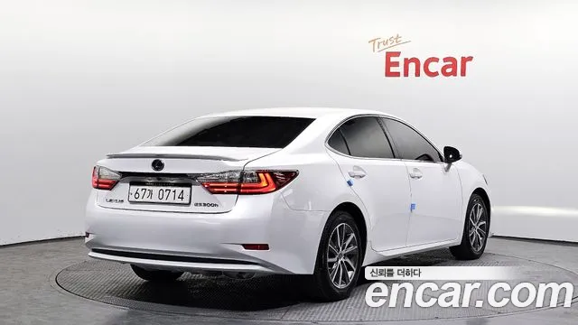 Lexus ES 2016 — фото 2