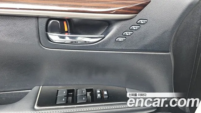 Lexus ES 2016 — фото 13