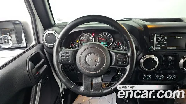 Jeep Wrangler 2017 — фото 14