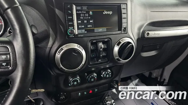 Jeep Wrangler 2017 — фото 15