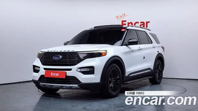 Ford Explorer 2020 — фото 1