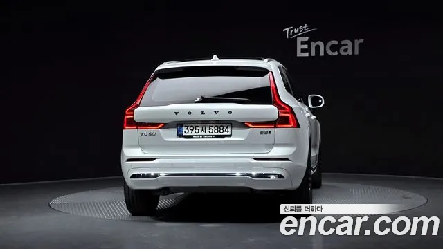 Volvo XC60 2022 — фото 4