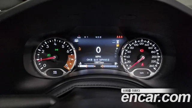Jeep Renegade 2021 — фото 8