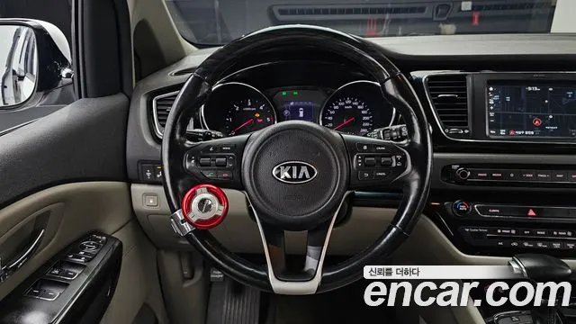 Kia Canival 2018 — фото 14