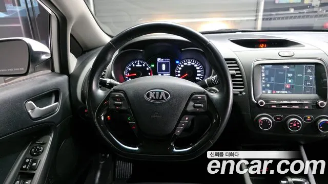 Kia K3 2018 — фото 13