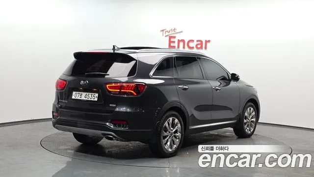 Kia Sorento 2018 — фото 1