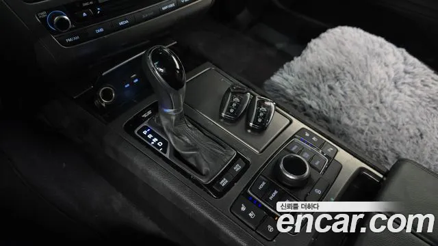 Hyundai Genesis 2016 — фото 9