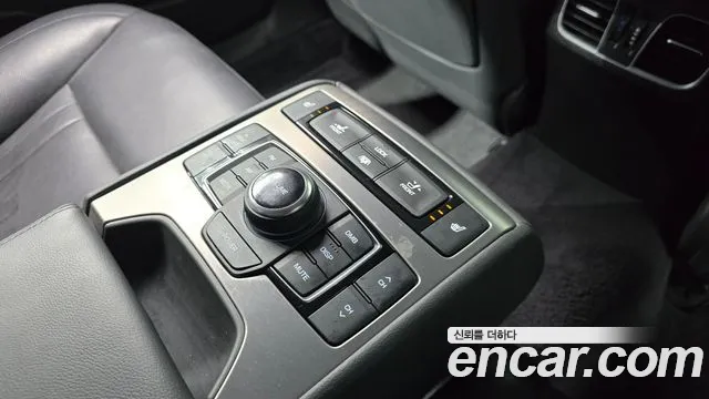 Hyundai Genesis 2016 — фото 19