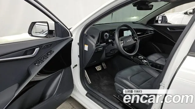 Kia Niro 2022 — фото 10
