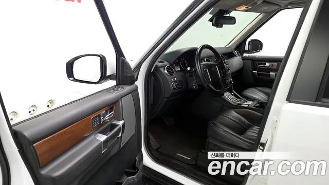 Land Rover Discovery 2016 — фото 10